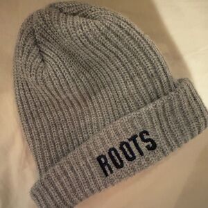 Roots grey beanie
